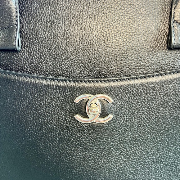 Chanel NEO EXECUTIVE LARGE TOTE Silver Hardware, caviar leather - Picture 6 of 14